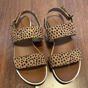 New without tags leopard print sandals size 7.5 by Universal Thread.